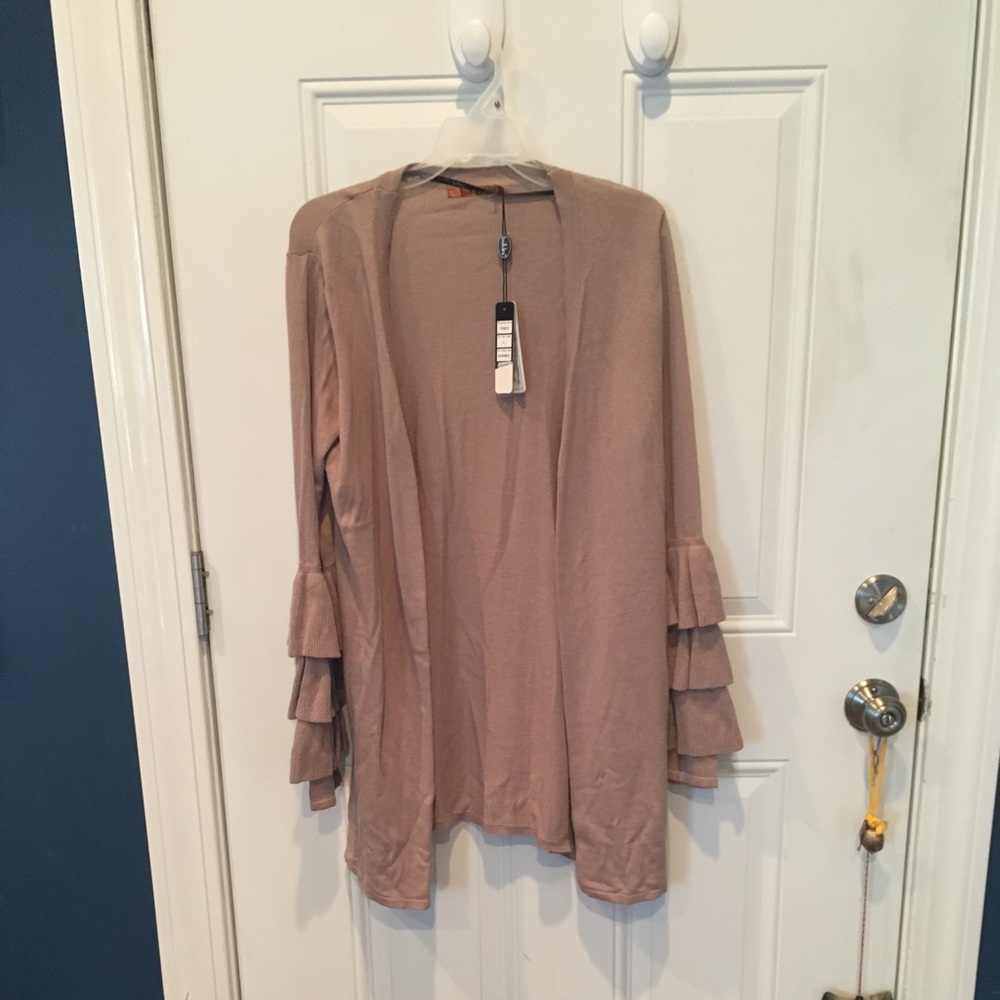 Super soft long cardigan with frilly sleeves